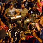 Turma tocando samba na Feira da Savassi.