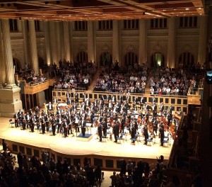 Sala São Paulo e a filarmônica de Viena sendo aplaudida de pé. A estética em grau máximo de beleza. Caixa para te transportar a outra dimensão ao som de Mahler.
